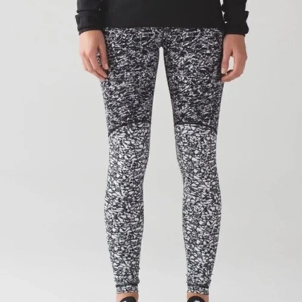Lululemon High Times Pant Crackle‎ Terra White Black Leggings Size 4 W5I96S